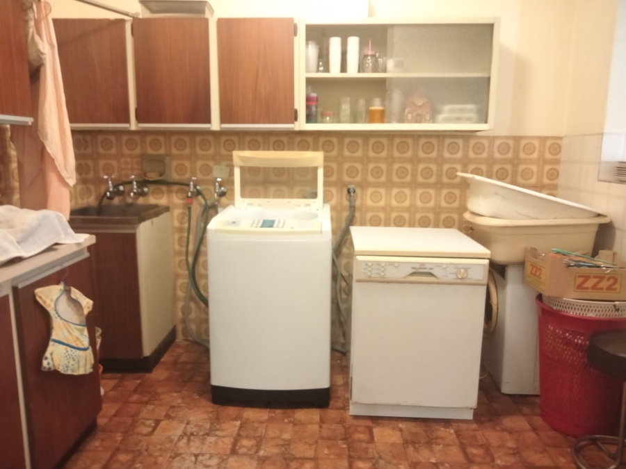 6 Bedroom Property for Sale in Rant En Dal Gauteng