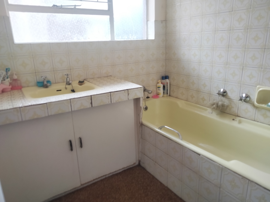 6 Bedroom Property for Sale in Rant En Dal Gauteng