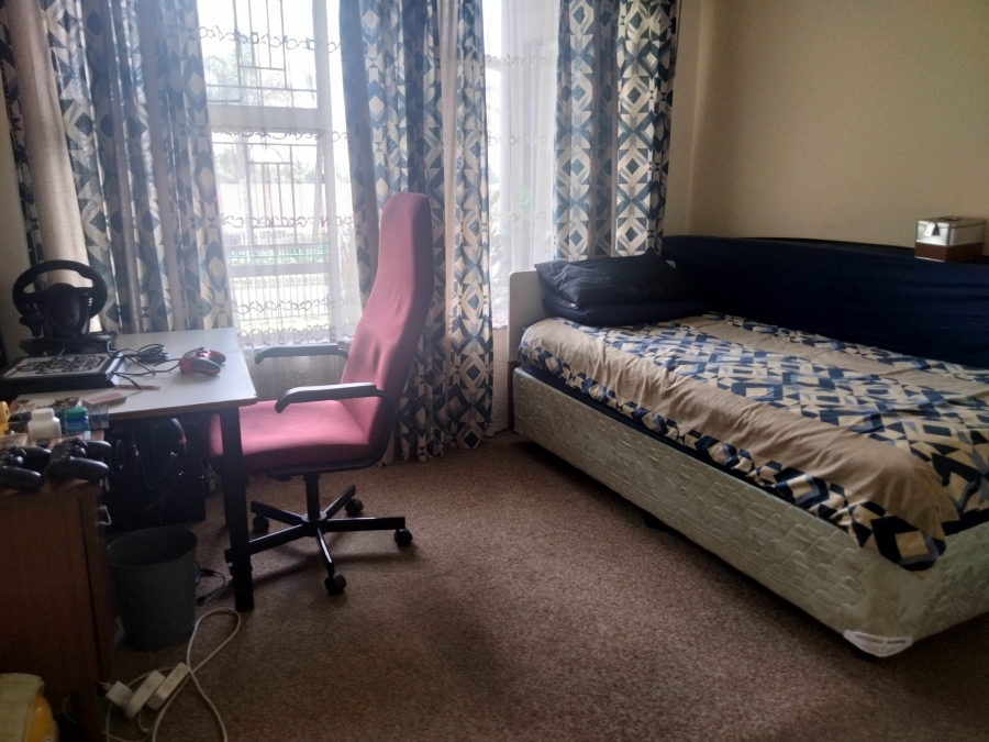 6 Bedroom Property for Sale in Rant En Dal Gauteng