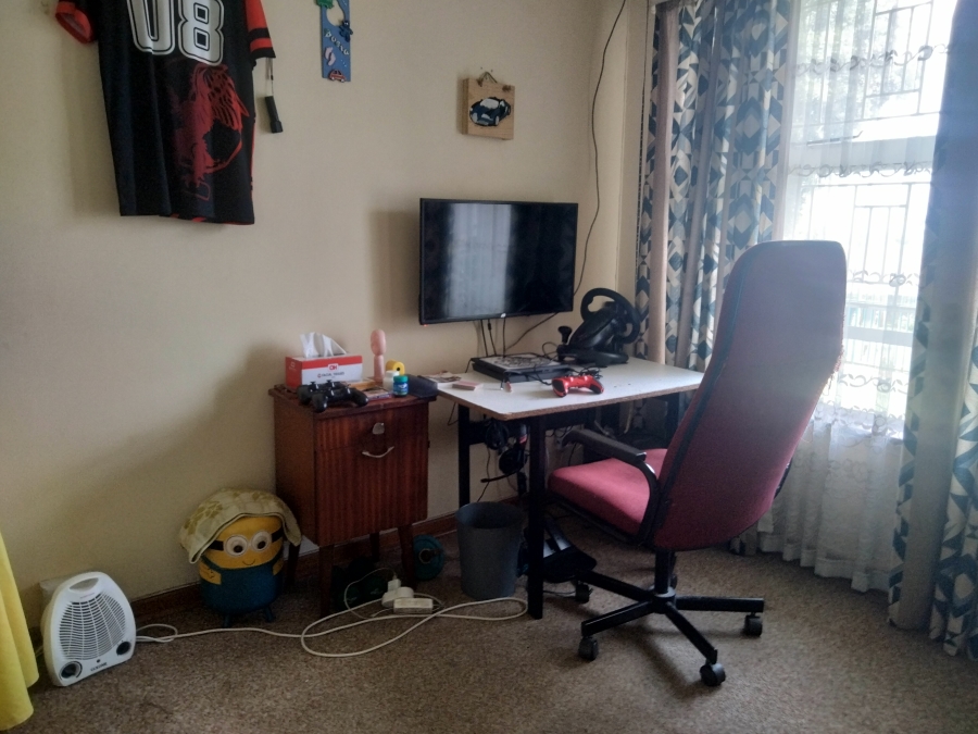 6 Bedroom Property for Sale in Rant En Dal Gauteng