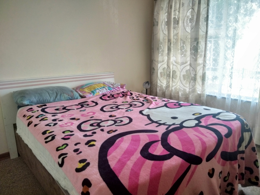 6 Bedroom Property for Sale in Rant En Dal Gauteng