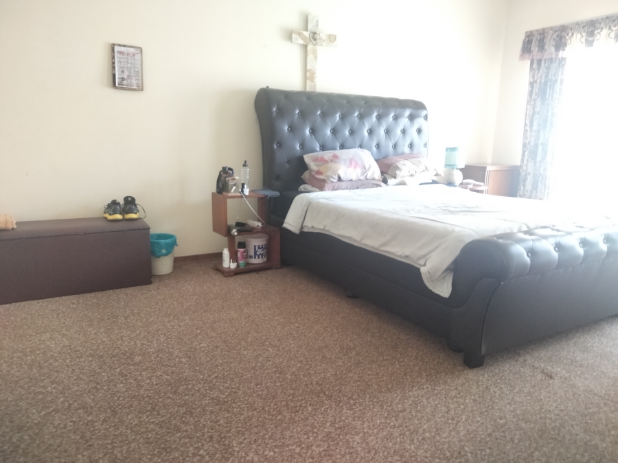 6 Bedroom Property for Sale in Rant En Dal Gauteng