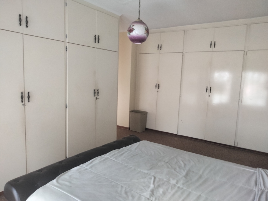 6 Bedroom Property for Sale in Rant En Dal Gauteng