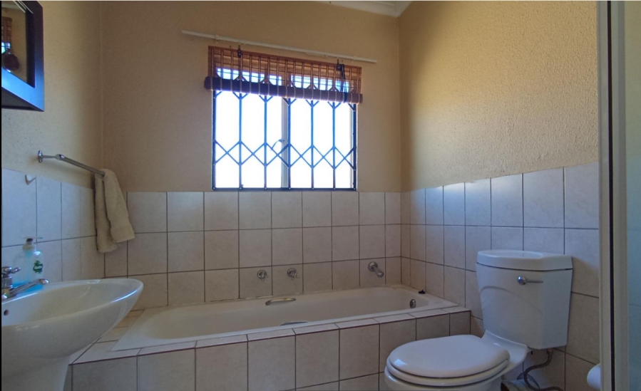 1 Bedroom Property for Sale in Willowbrook Gauteng