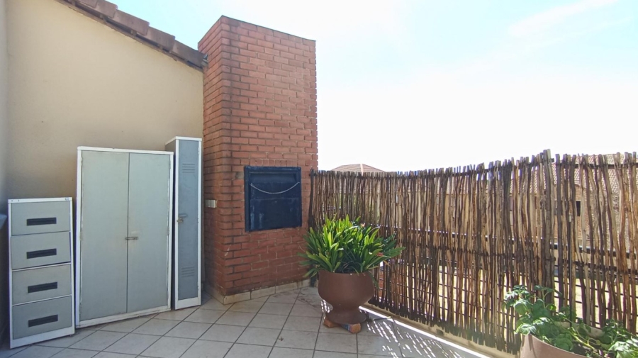 1 Bedroom Property for Sale in Willowbrook Gauteng