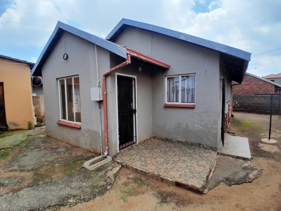 4 Bedroom Property for Sale in Protea Glen Gauteng