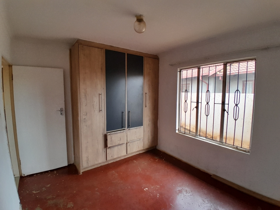 4 Bedroom Property for Sale in Protea Glen Gauteng