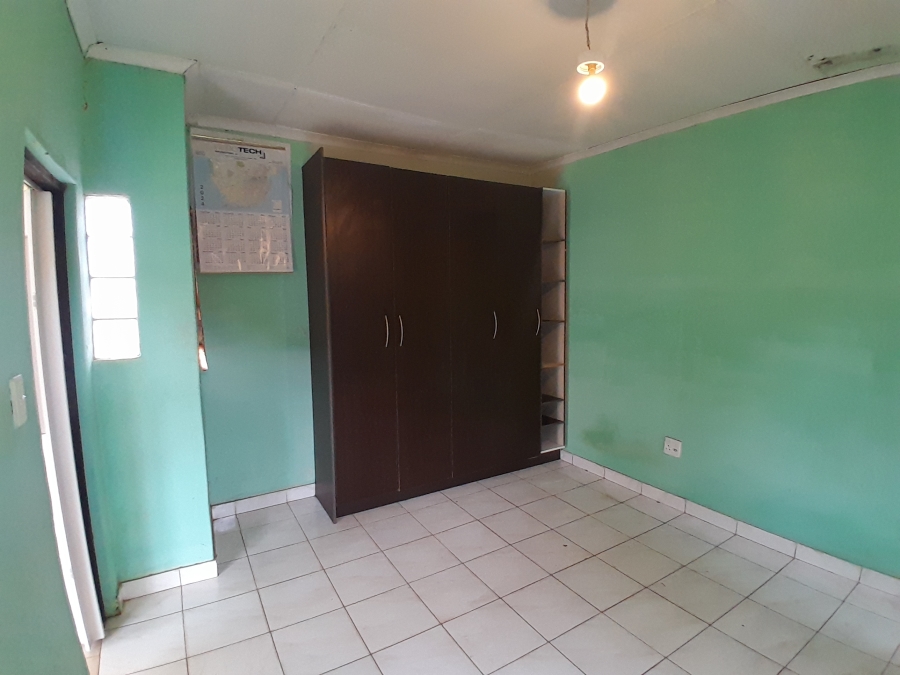 4 Bedroom Property for Sale in Protea Glen Gauteng