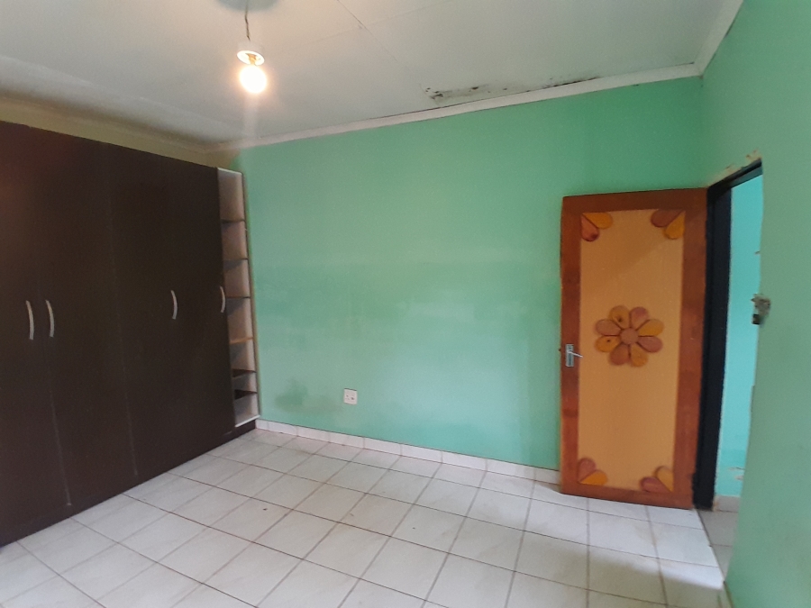 4 Bedroom Property for Sale in Protea Glen Gauteng