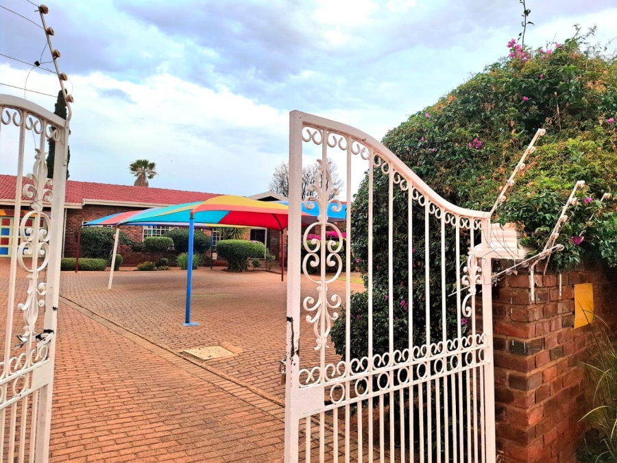 4 Bedroom Property for Sale in Westonaria Gauteng
