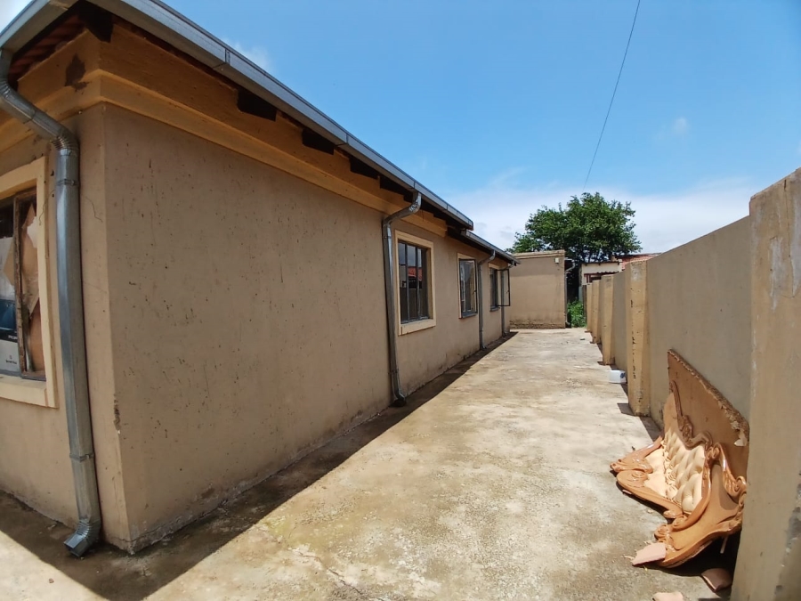 3 Bedroom Property for Sale in Finsbury Gauteng