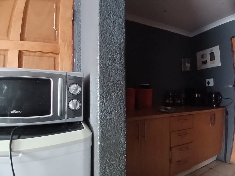 3 Bedroom Property for Sale in Finsbury Gauteng