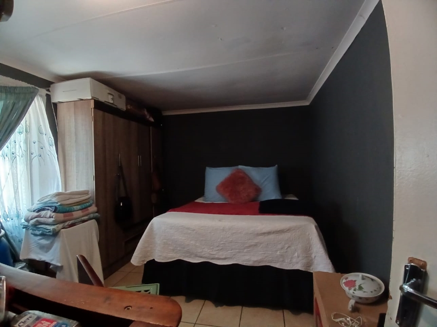 3 Bedroom Property for Sale in Finsbury Gauteng