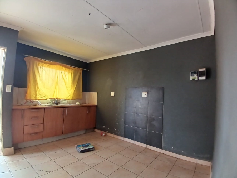 3 Bedroom Property for Sale in Finsbury Gauteng
