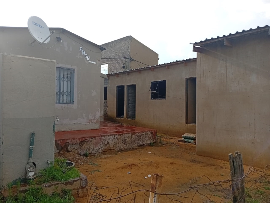 5 Bedroom Property for Sale in Lenasia Gauteng