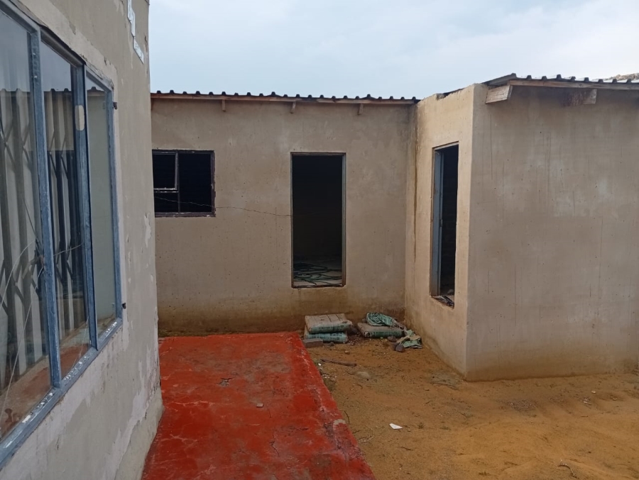 5 Bedroom Property for Sale in Lenasia Gauteng