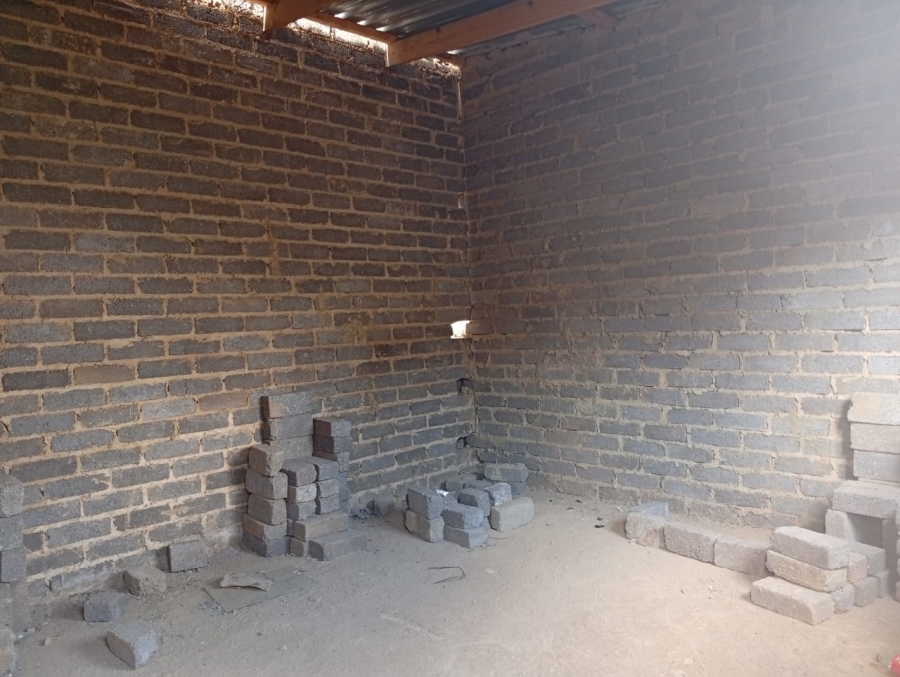 5 Bedroom Property for Sale in Lenasia Gauteng