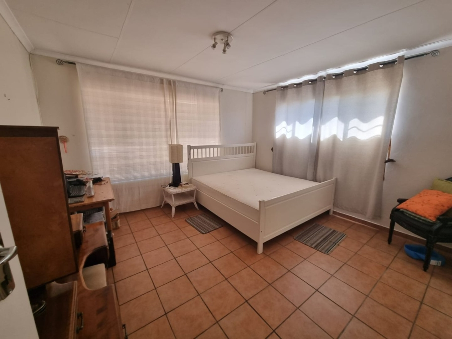 To Let 3 Bedroom Property for Rent in Kenmare Gauteng