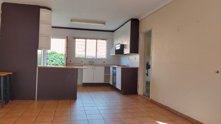 To Let 3 Bedroom Property for Rent in Kenmare Gauteng
