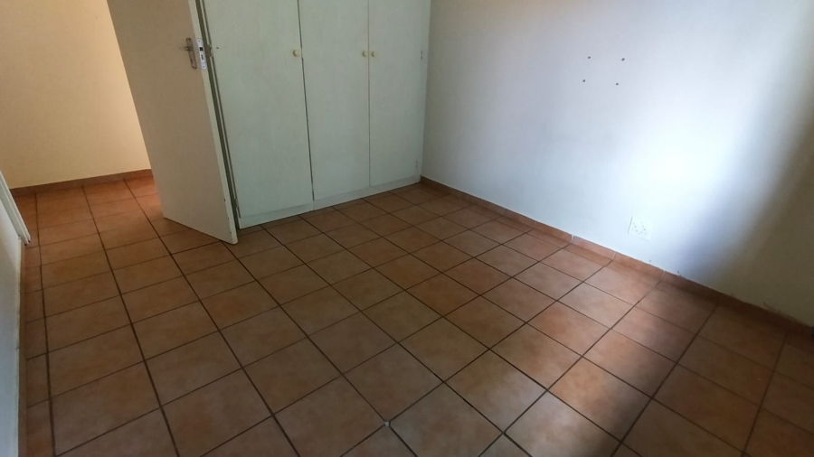 To Let 3 Bedroom Property for Rent in Kenmare Gauteng