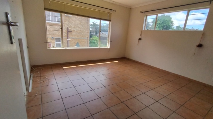 To Let 3 Bedroom Property for Rent in Kenmare Gauteng