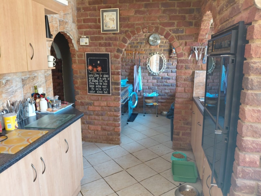 4 Bedroom Property for Sale in Helikonpark Gauteng