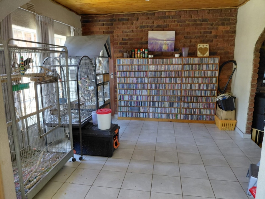 4 Bedroom Property for Sale in Helikonpark Gauteng