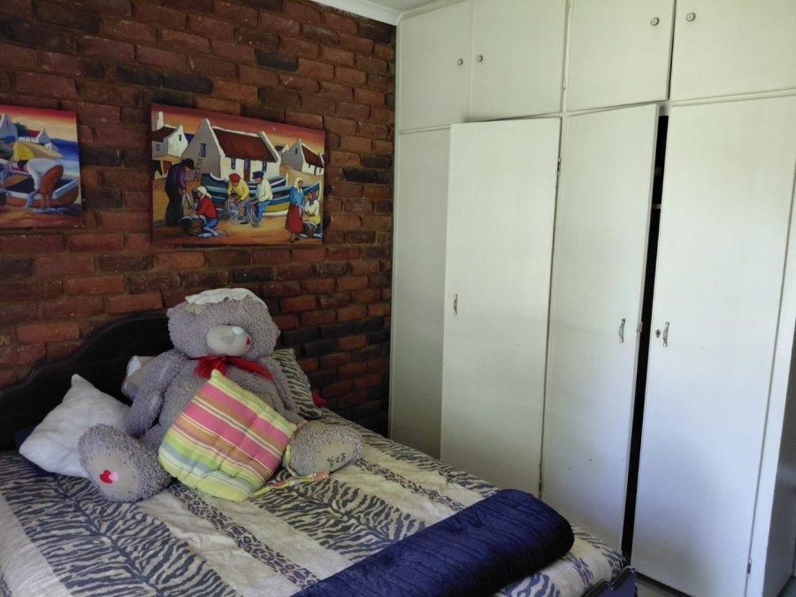 4 Bedroom Property for Sale in Helikonpark Gauteng
