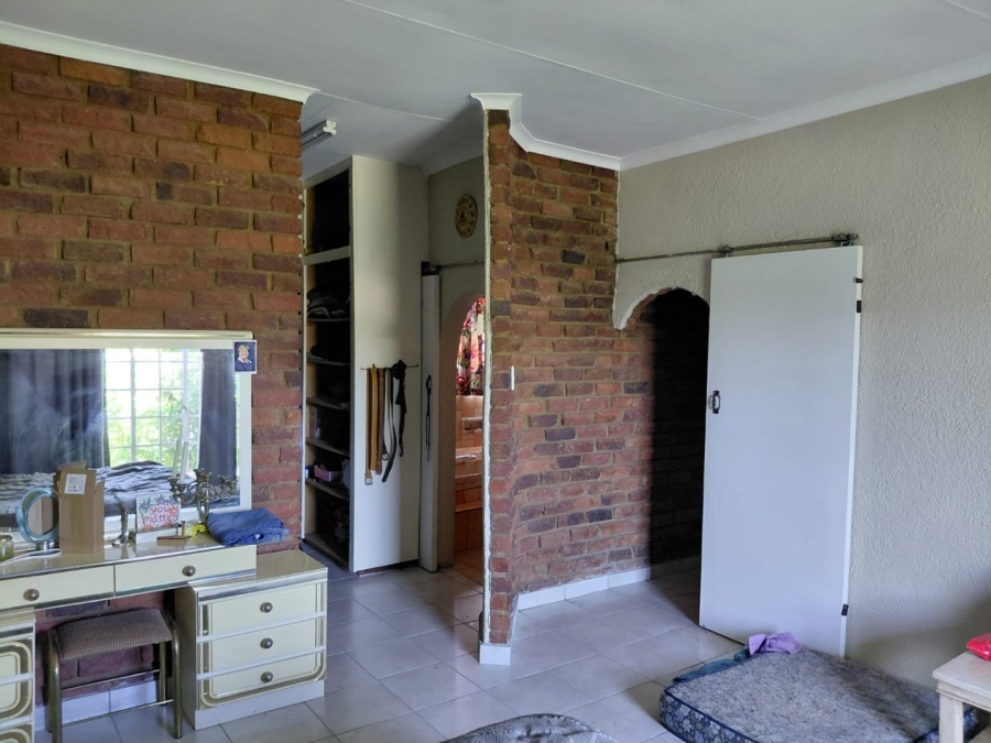 4 Bedroom Property for Sale in Helikonpark Gauteng