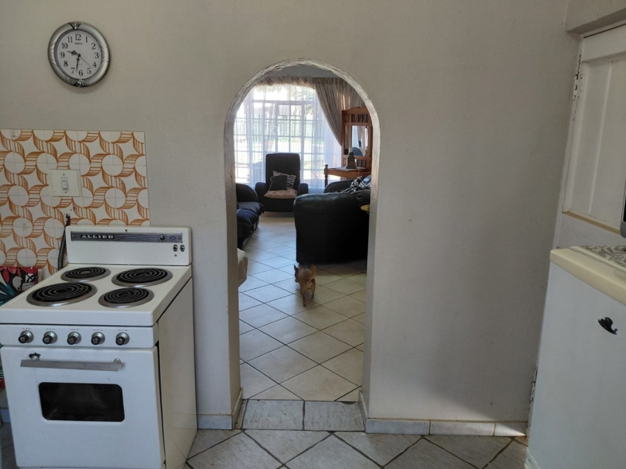 4 Bedroom Property for Sale in Helikonpark Gauteng