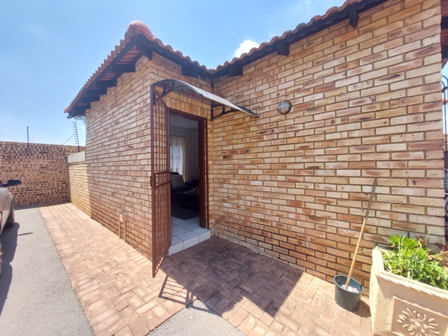 3 Bedroom Property for Sale in Greenhills Gauteng