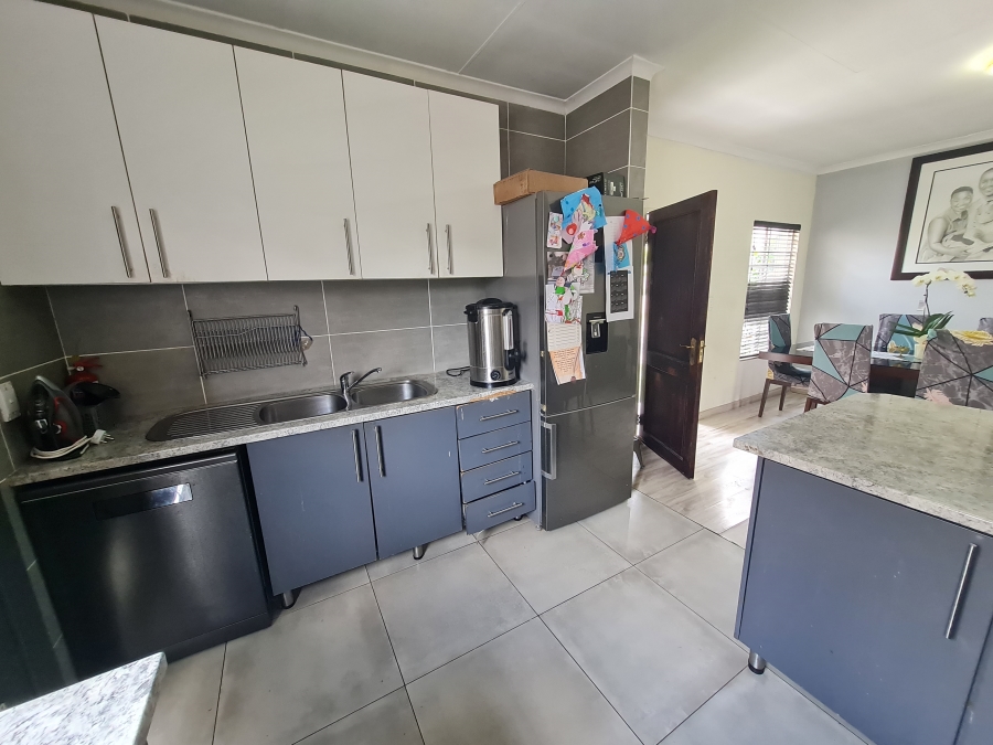 2 Bedroom Property for Sale in North Riding Gauteng