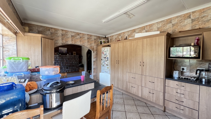 4 Bedroom Property for Sale in Helikonpark Gauteng