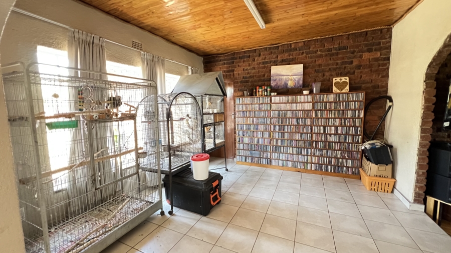 4 Bedroom Property for Sale in Helikonpark Gauteng