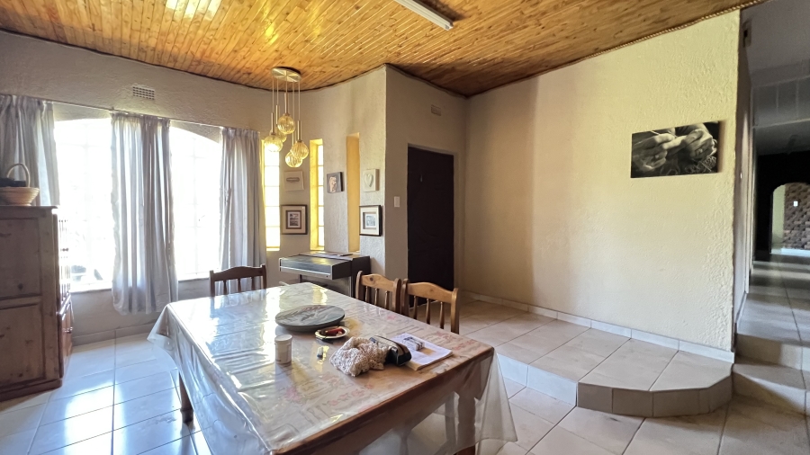 4 Bedroom Property for Sale in Helikonpark Gauteng