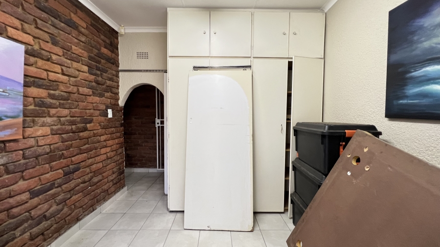4 Bedroom Property for Sale in Helikonpark Gauteng