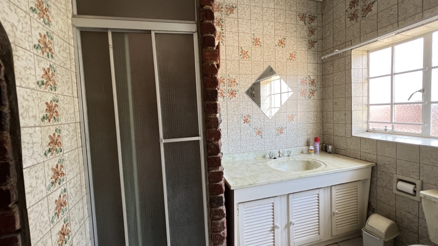 4 Bedroom Property for Sale in Helikonpark Gauteng