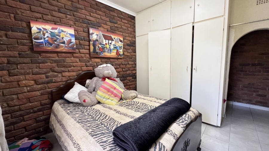 4 Bedroom Property for Sale in Helikonpark Gauteng