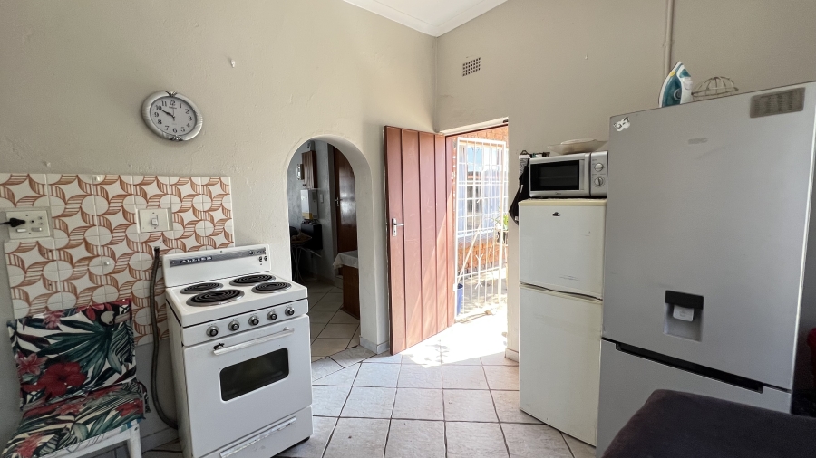 4 Bedroom Property for Sale in Helikonpark Gauteng