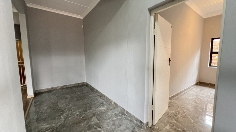 4 Bedroom Property for Sale in Monument Gauteng