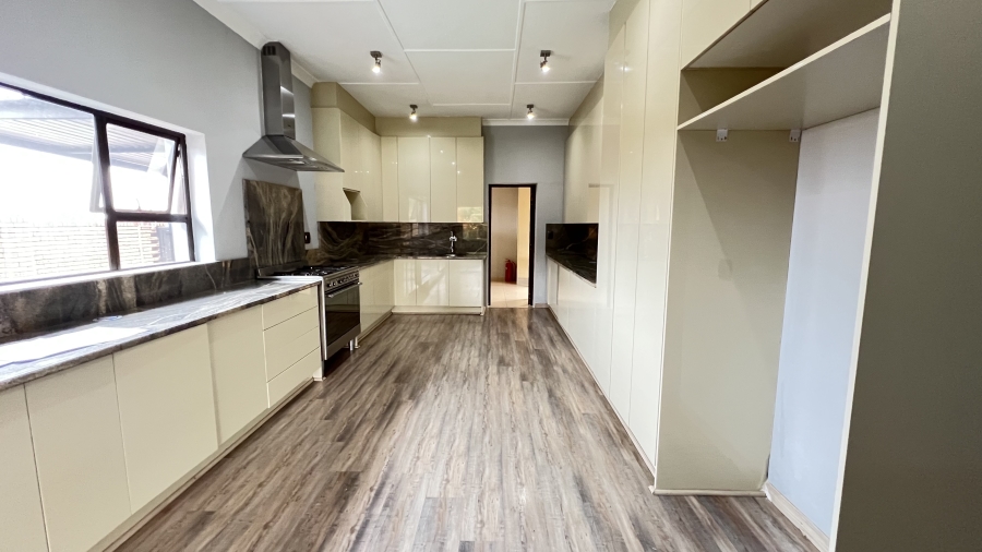 4 Bedroom Property for Sale in Monument Gauteng