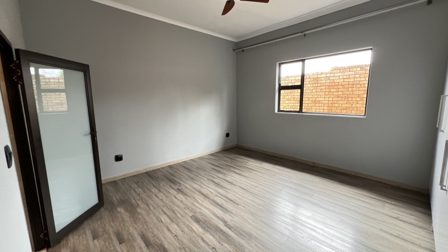 4 Bedroom Property for Sale in Monument Gauteng