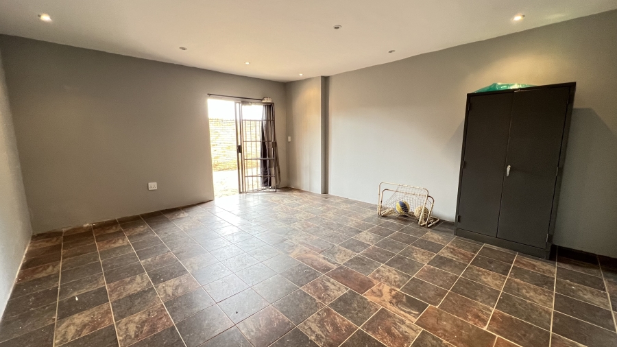 4 Bedroom Property for Sale in Monument Gauteng