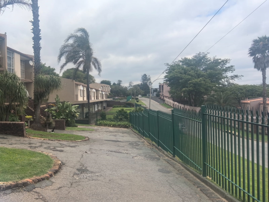 2 Bedroom Property for Sale in Florida Hills Gauteng