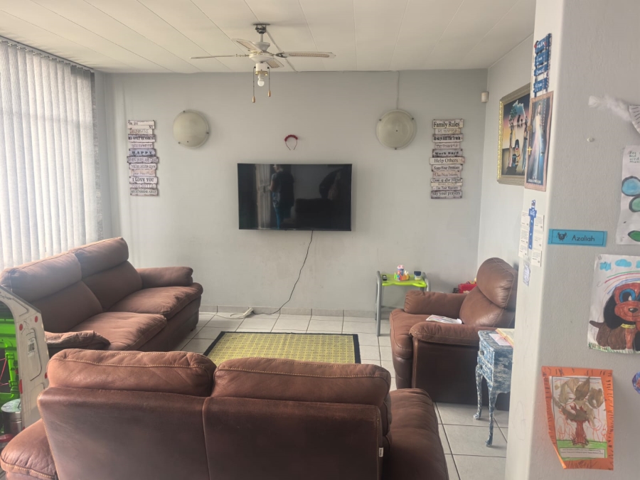 2 Bedroom Property for Sale in Florida Hills Gauteng