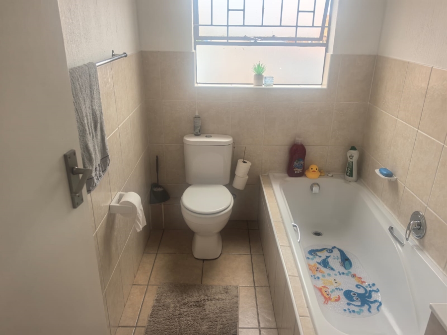 2 Bedroom Property for Sale in Weltevreden Park Gauteng