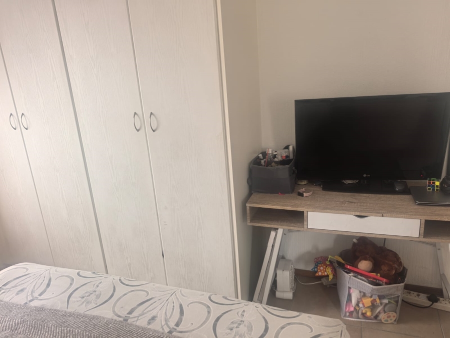 2 Bedroom Property for Sale in Weltevreden Park Gauteng