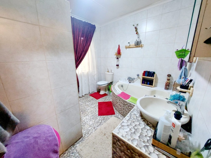 3 Bedroom Property for Sale in Silverfields Gauteng