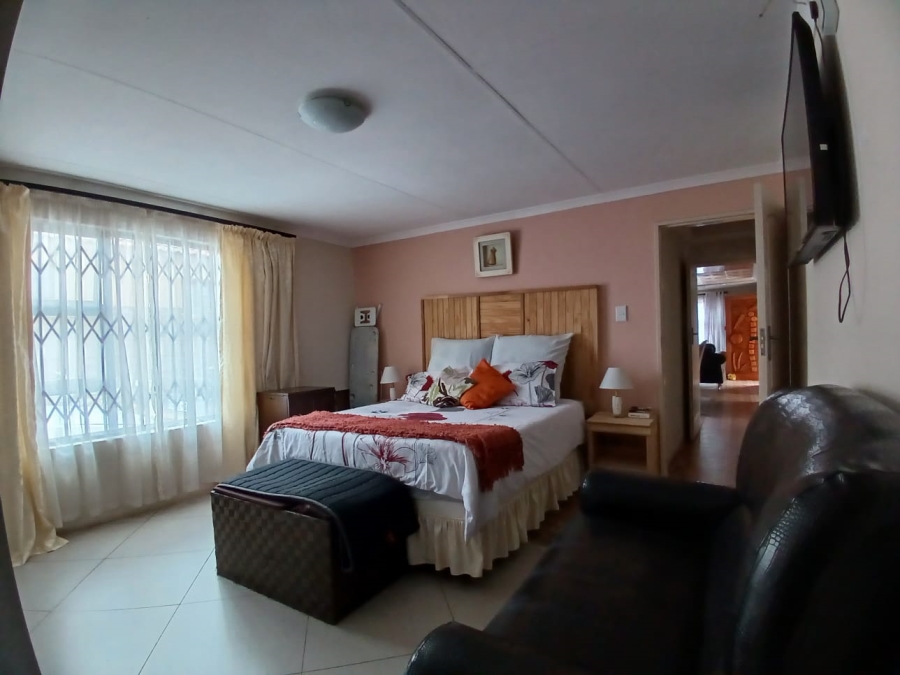 3 Bedroom Property for Sale in Kagiso Gauteng