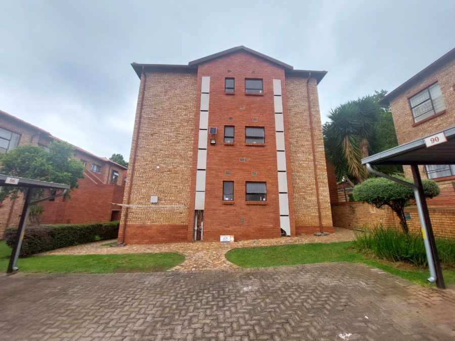 2 Bedroom Property for Sale in Weltevreden Park Gauteng
